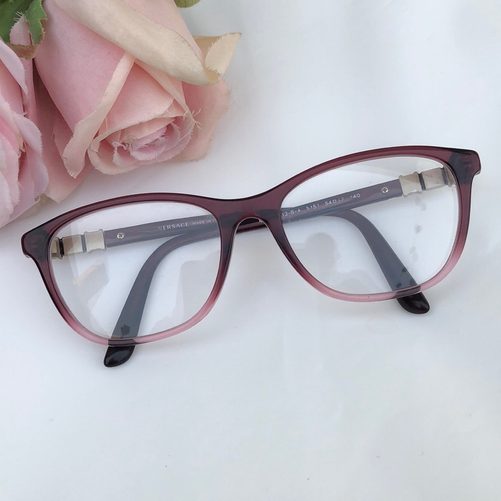 ombre Versace eyeglasses w/crystal detail. 💓